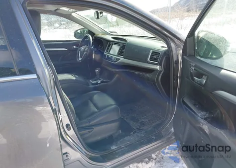 2016 Toyota Highlander Xle V6 z USA, uszkodzony, nr VIN 5TDJKRFH6GS329602